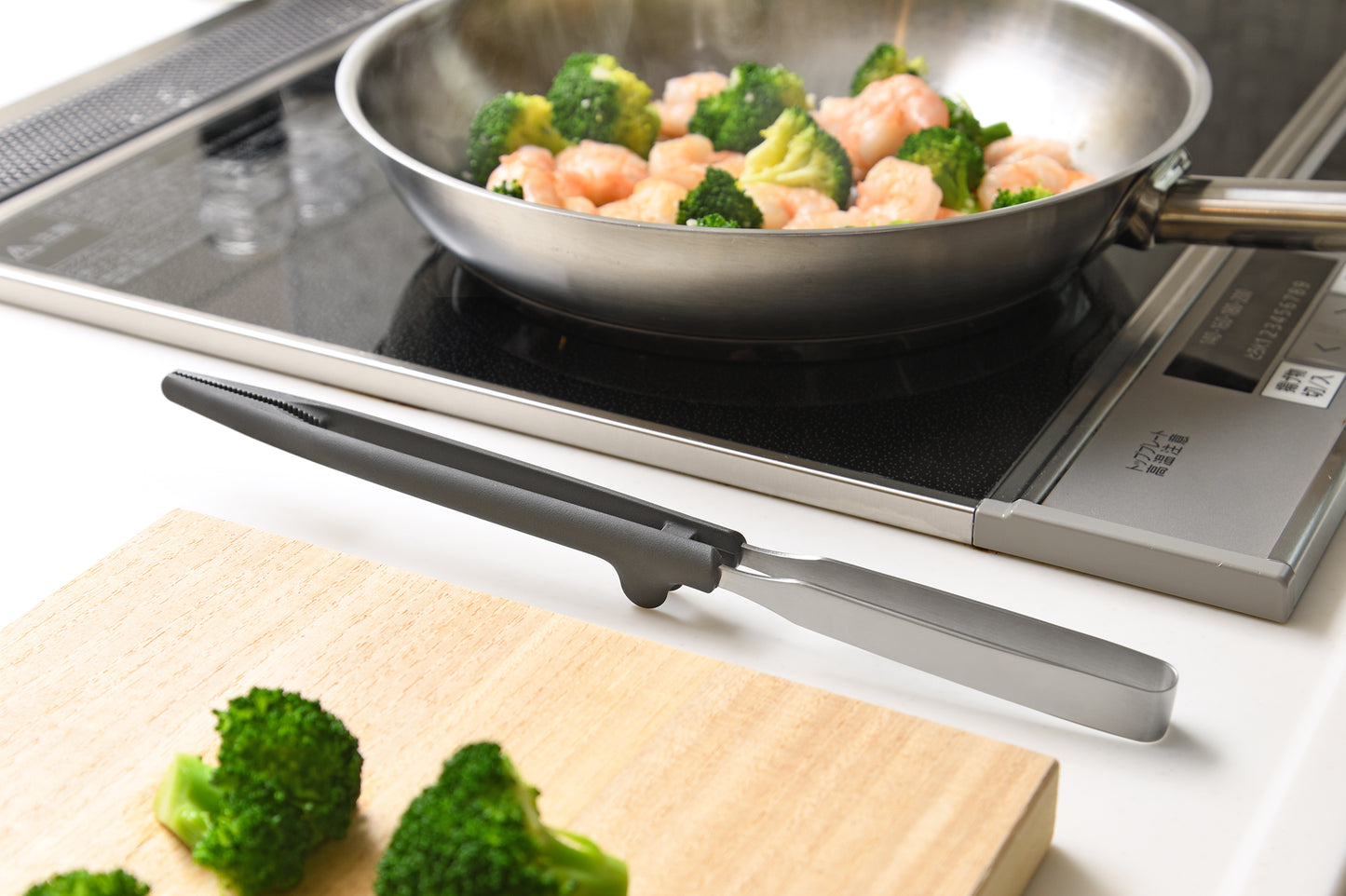 Precision Tongs / One Click Cooking Chopsticks