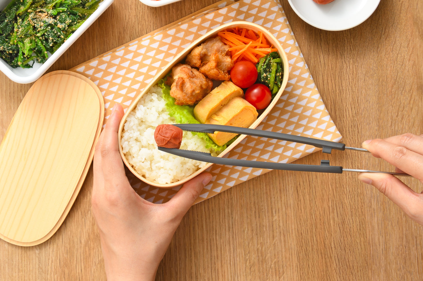 Precision Tongs / One Click Cooking Chopsticks