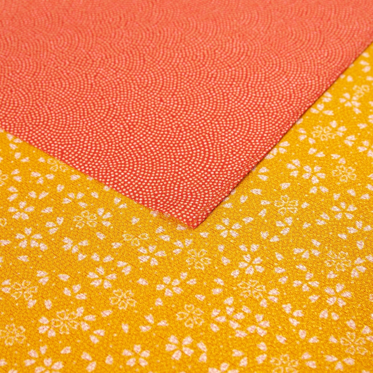 Medium Furoshiki - Amunzen Reversible Sharkskin Pattern / Sakura Red Yellow