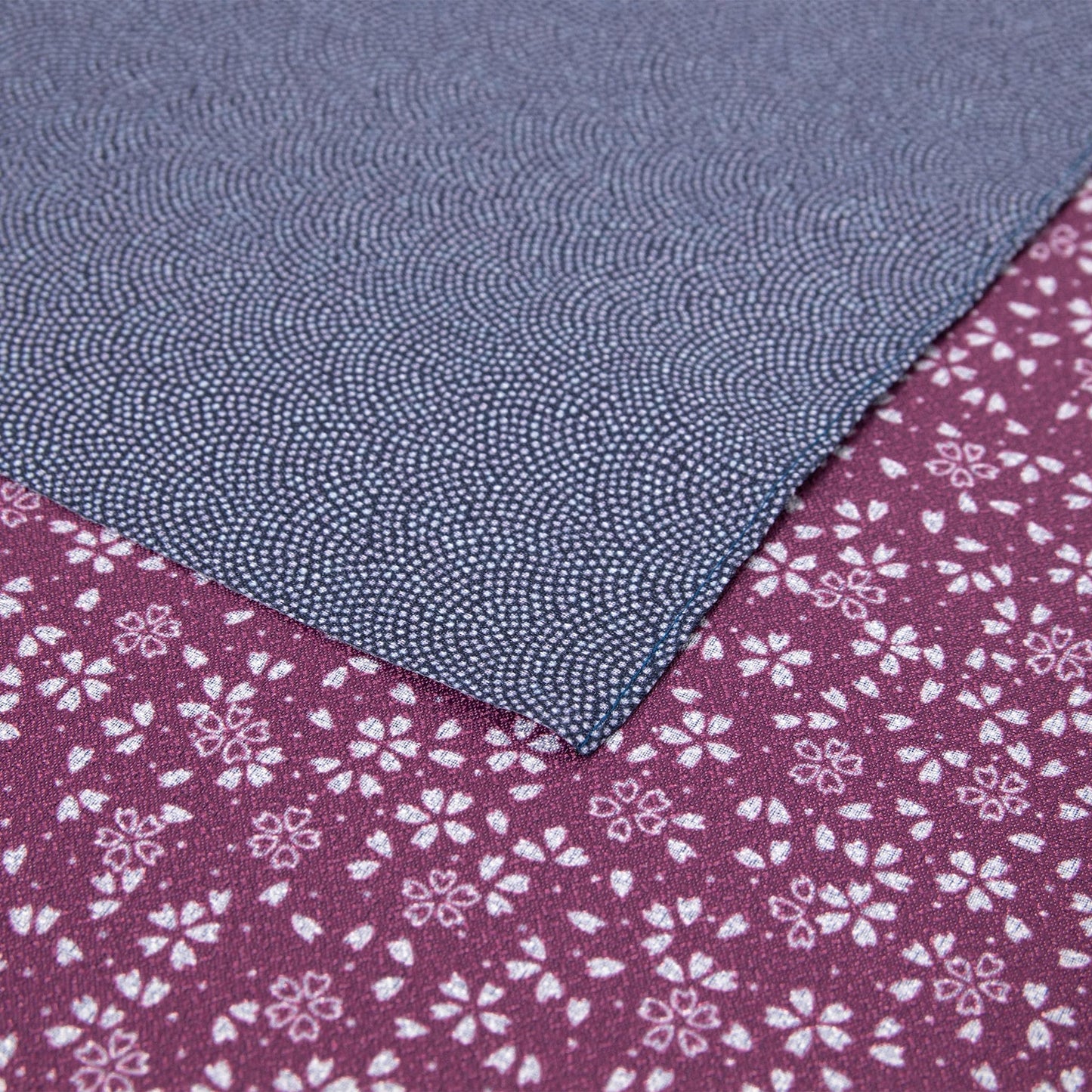 Medium Furoshiki - Amunzen Reversible Sharkskin Pattern / Sakura Navy Rose
