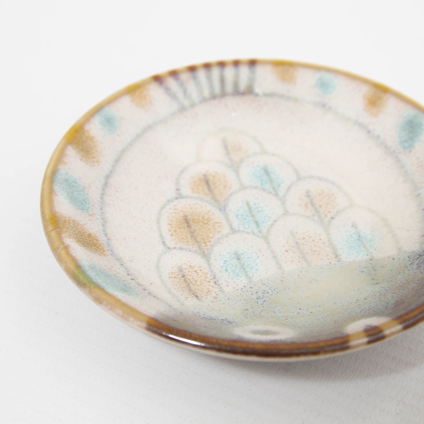 Small Plate Brush Colour Fish 9cm