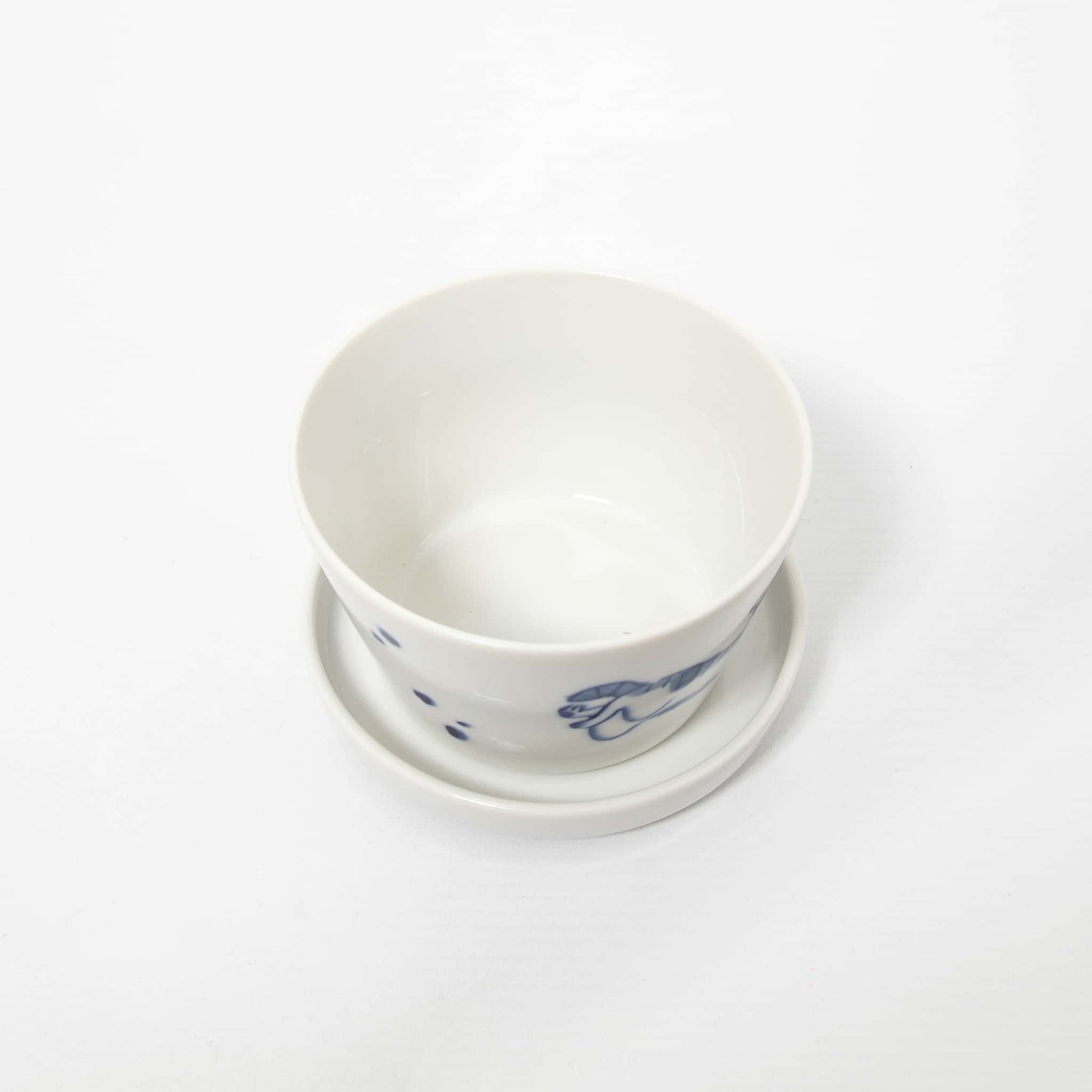 Cup with Small Lid Plate - Relaxed Cat