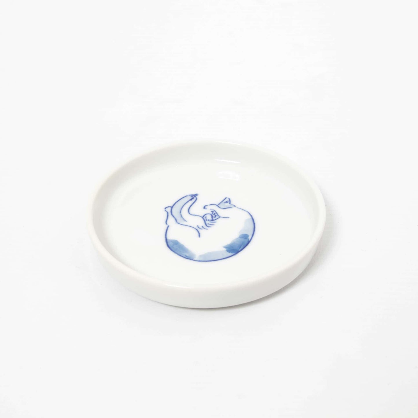 Cup with Small Lid Plate - Relaxed Cat