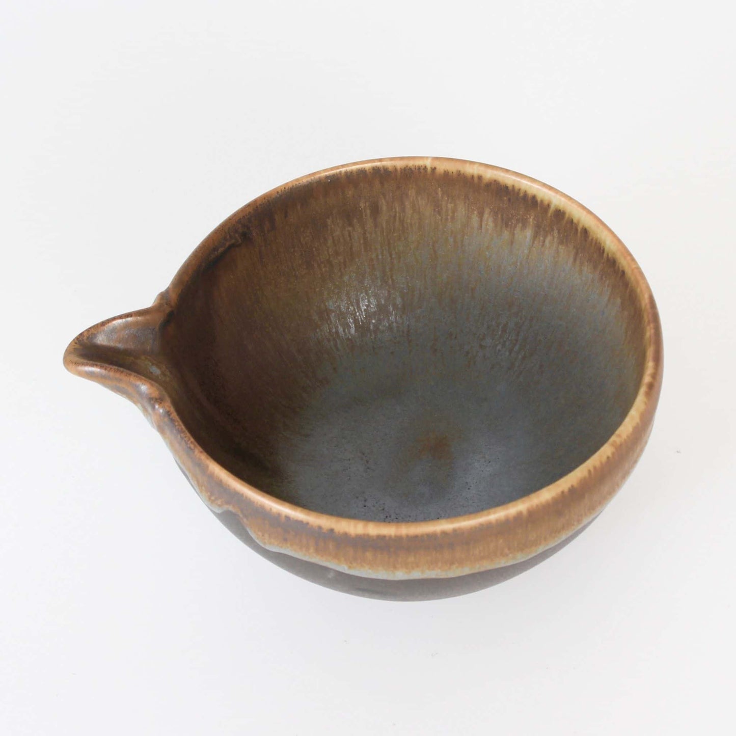 Matcha Latte Bowl with Pouring Spout | Ibushi Gold | Mino Ware | Made in Japan