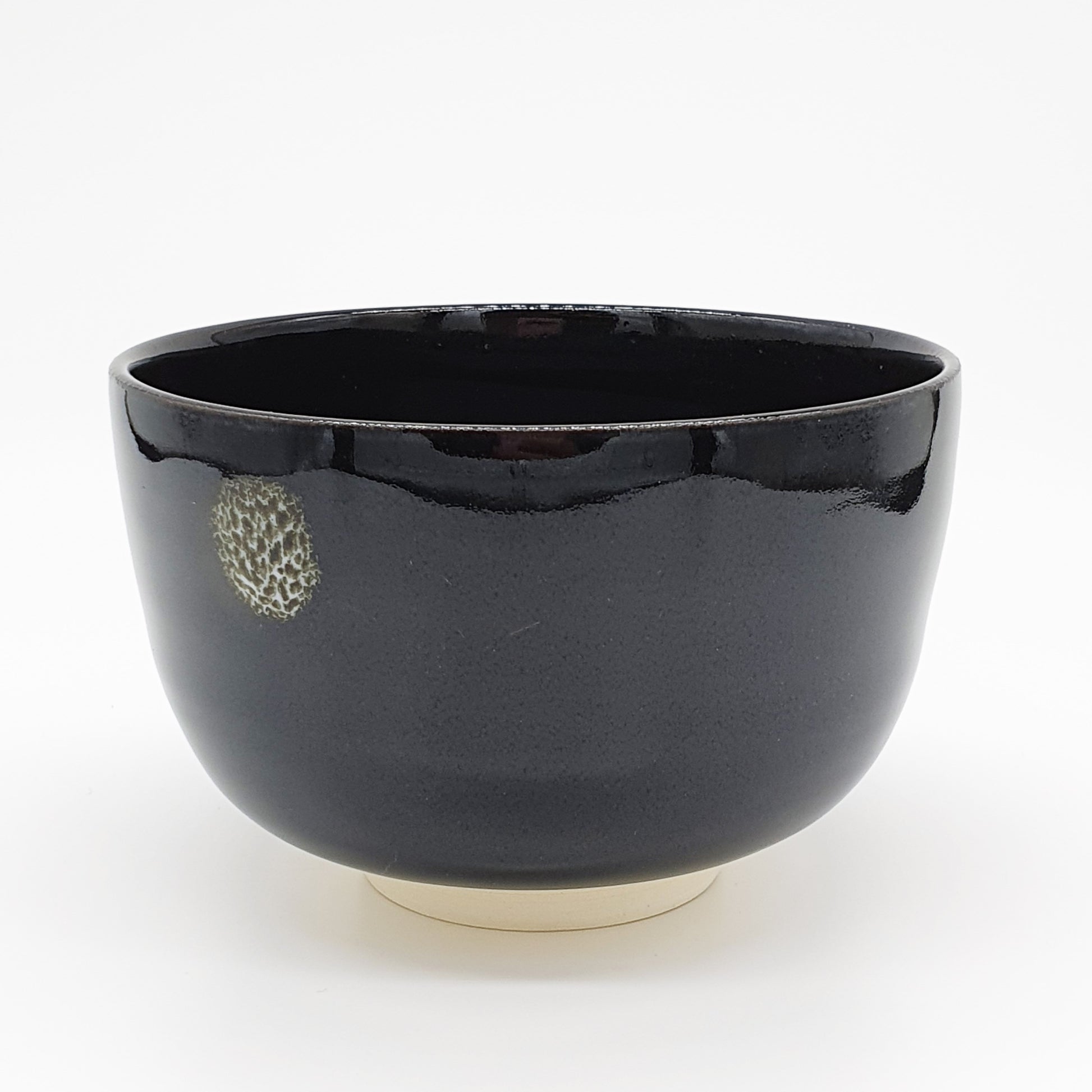 Matcha Bowl - Black Glaze with Whiter Pattern