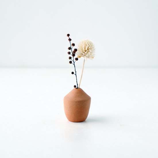 Tiny Vase - Acorn