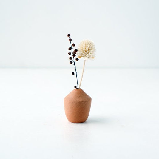 Tiny Vase - Acorn